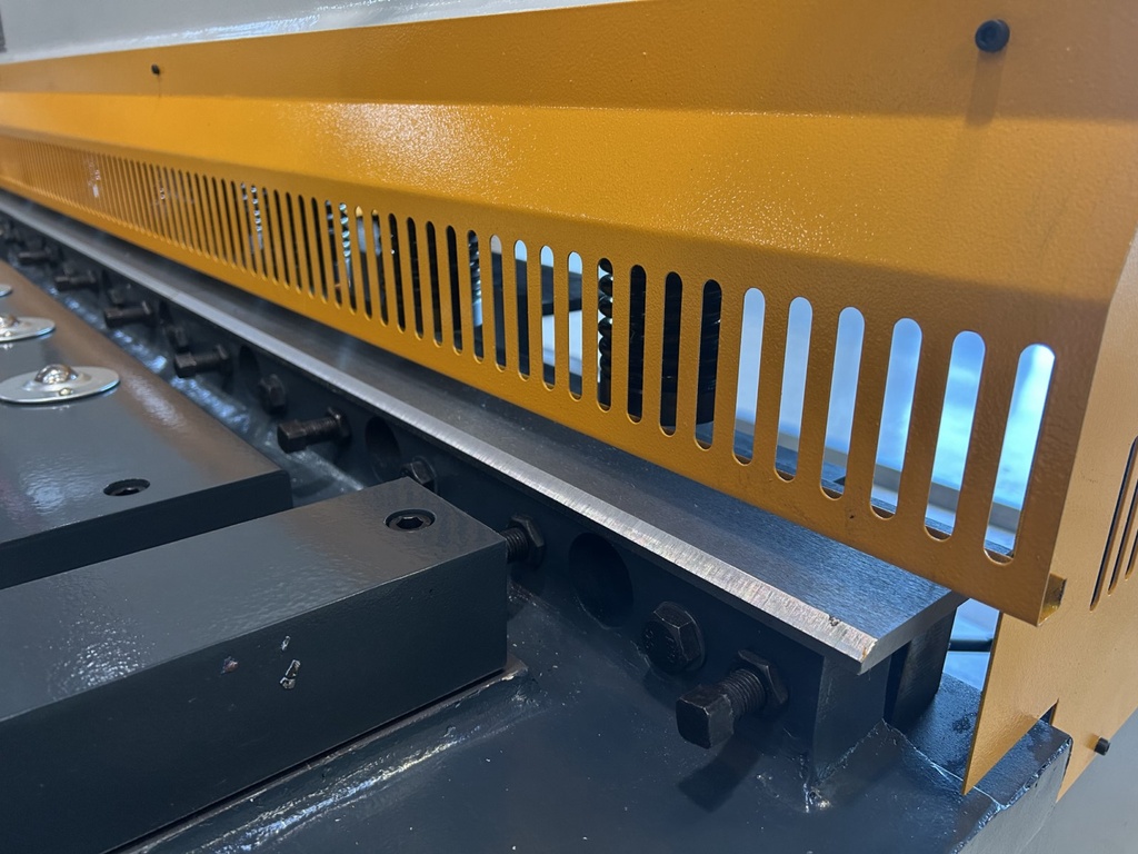 Cisaille hydraulique ARROW C3200x6