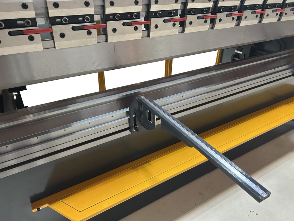 Plieuse conventionnelle ARROW P40200