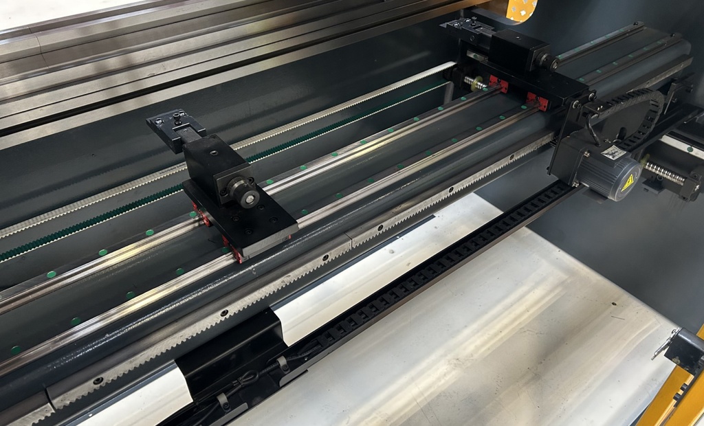 Plieuse conventionnelle ARROW P40300