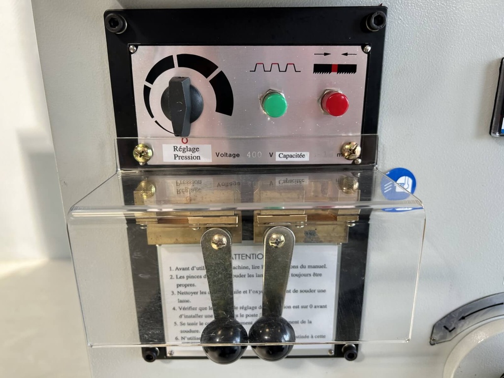 Scie à ruban verticale ARROW SV610