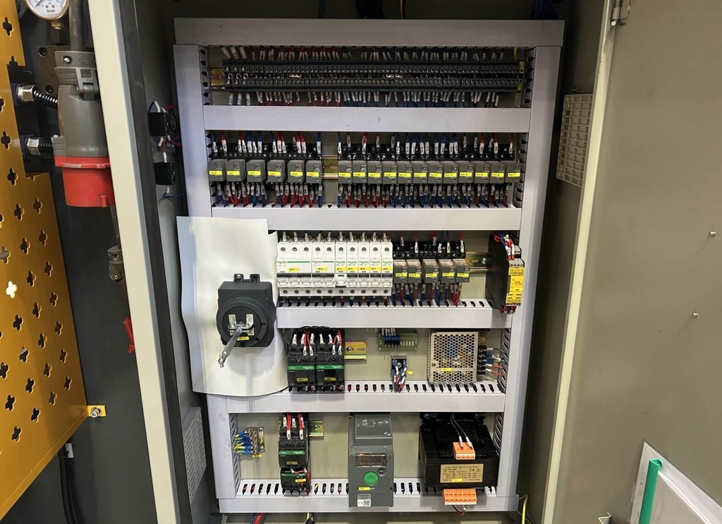 Presse plieuse ARROW P2040