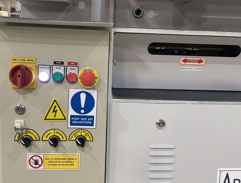 Poinçonneuse universelle ARROW PU45